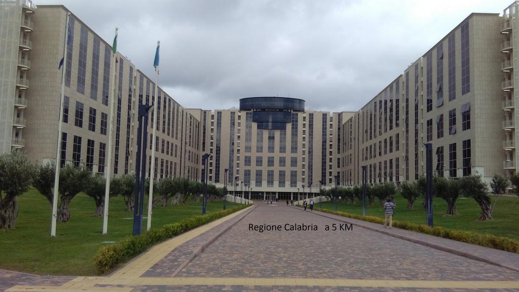 Marina Apartments Catanzaro Bagian luar foto